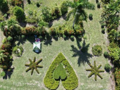 Vue aérienne du paysage en forme de cœur au Jardin botanique des Cayes, février 2024. Photo : Jardin botanique des Cayes.